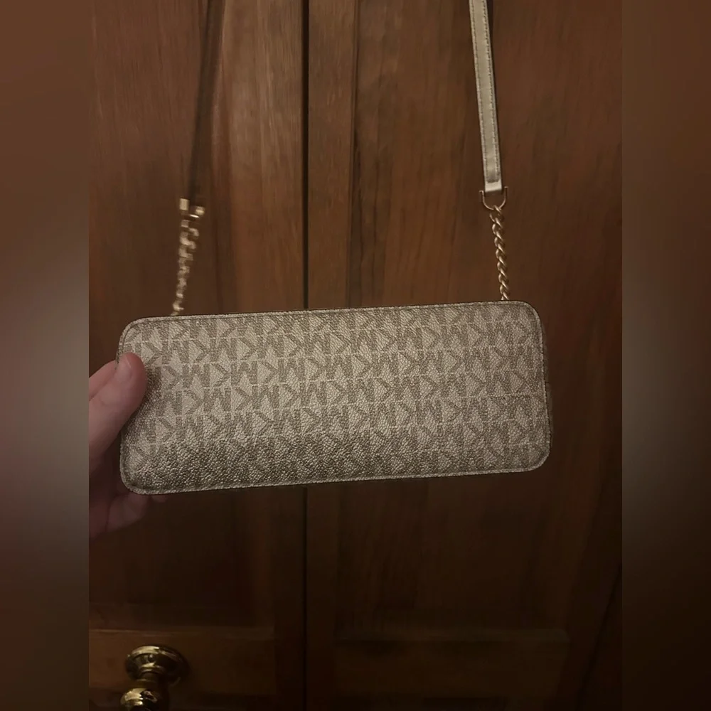 Michael Kors Jet Set Travel Medium Logo Dome Crossbody Bag W/ Gold Hardware